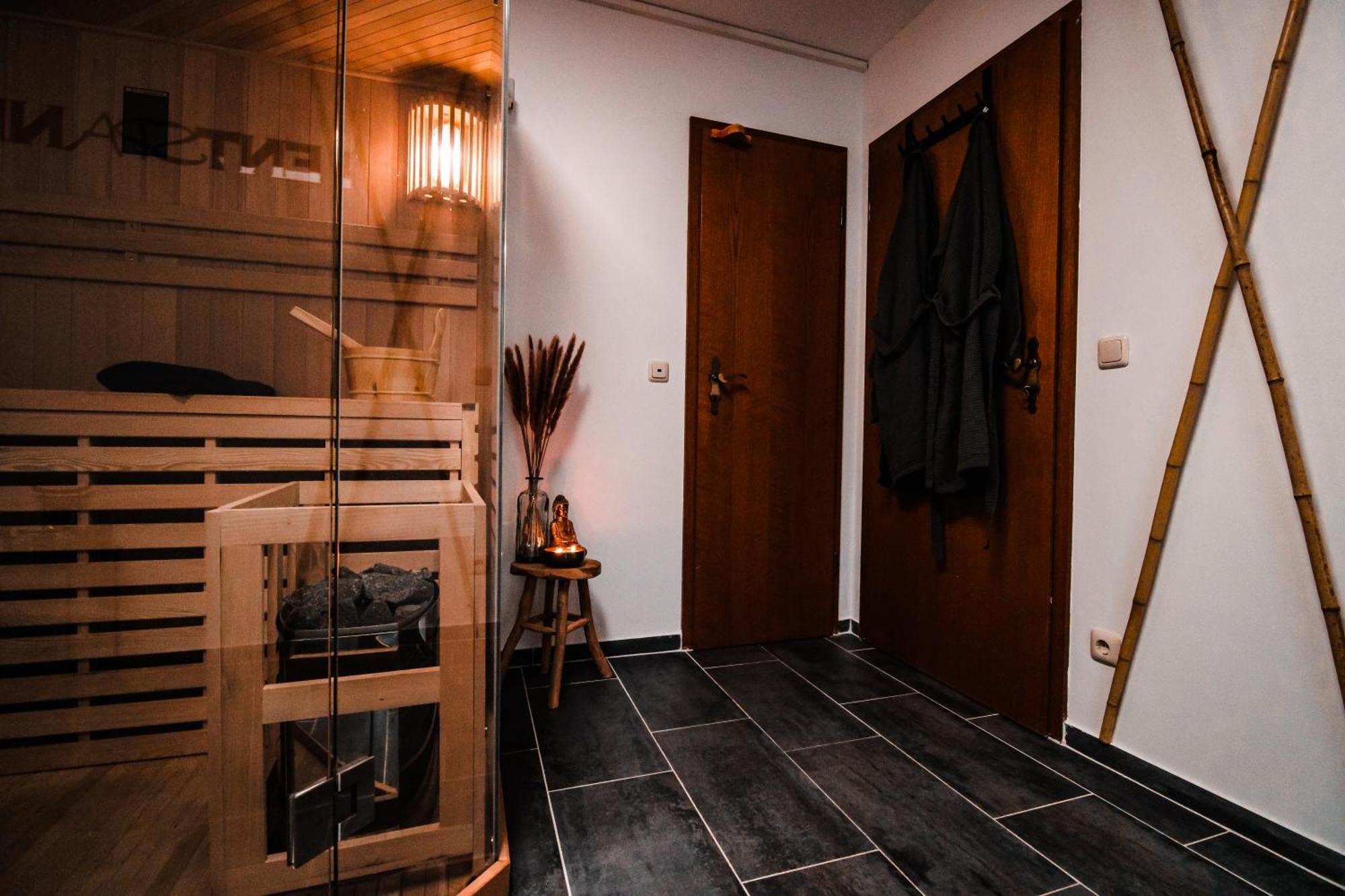 Stilvolle Wellness-Ferienwohnung In Neef Whirlpool, Sauna, Grill, Fitness, Billard & Moselblick Εξωτερικό φωτογραφία